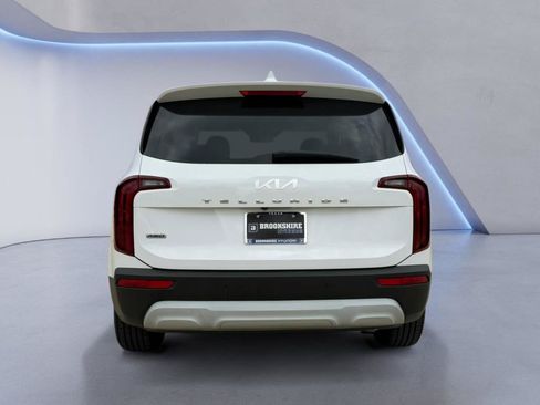 Used 2022 Kia Telluride LX AWD/4WD image 5