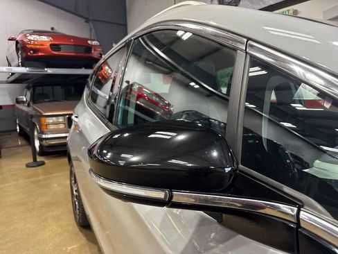 Used 2020 Chevrolet Bolt Premier w/ Infotainment Package FWD image 75