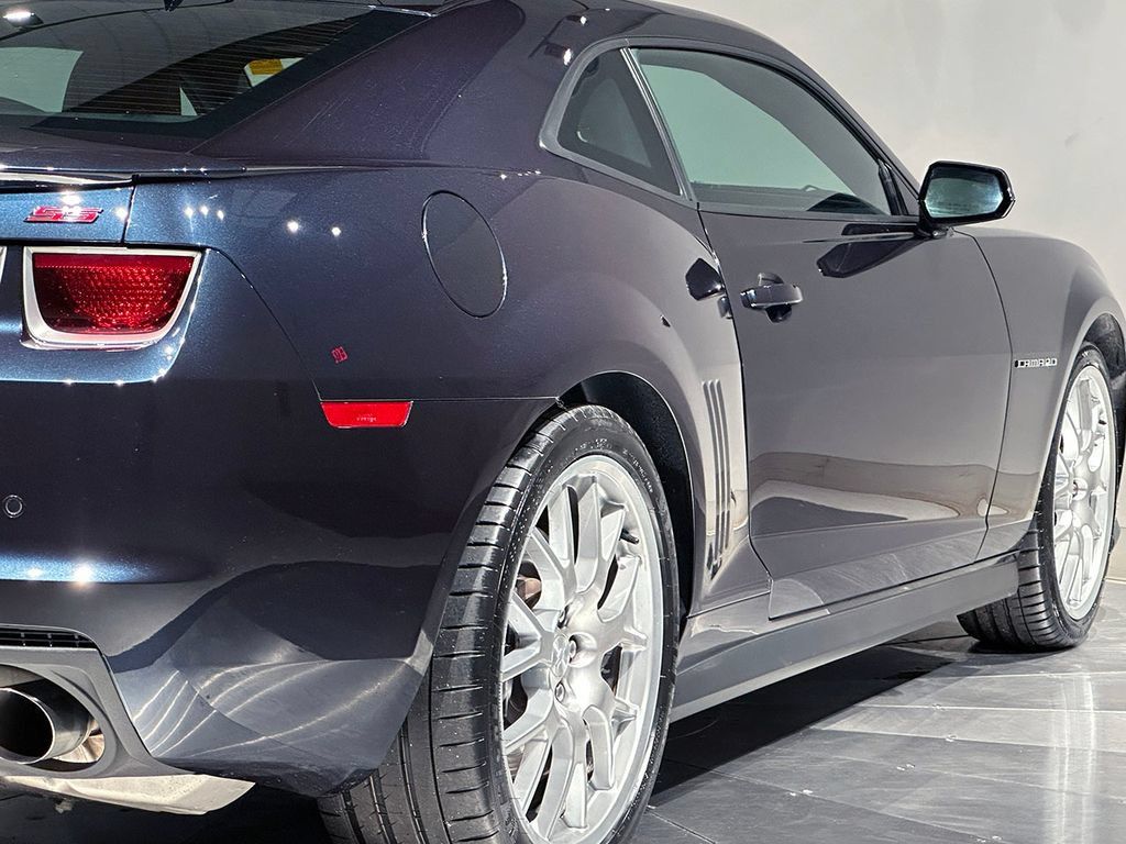 Used 2013 Chevrolet Camaro SS w/ Dusk Special Edition RWD image 32
