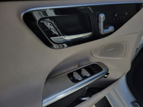 Used 2023 Mercedes-Benz C 300 Sedan image 16