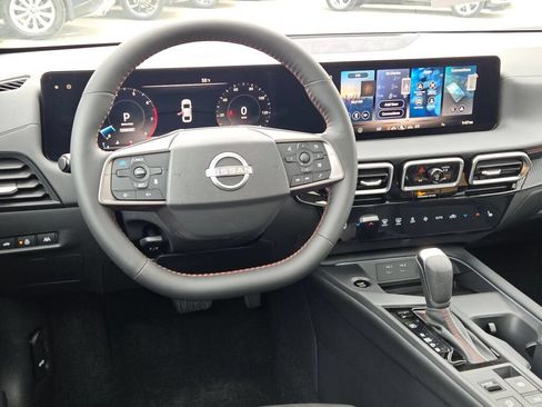 Used 2026 Nissan Sentra SR w/ SR Premium Package FWD image 18