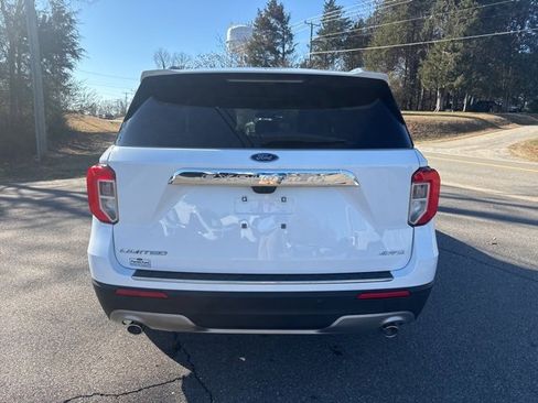 Used 2024 Ford Explorer Limited image 4