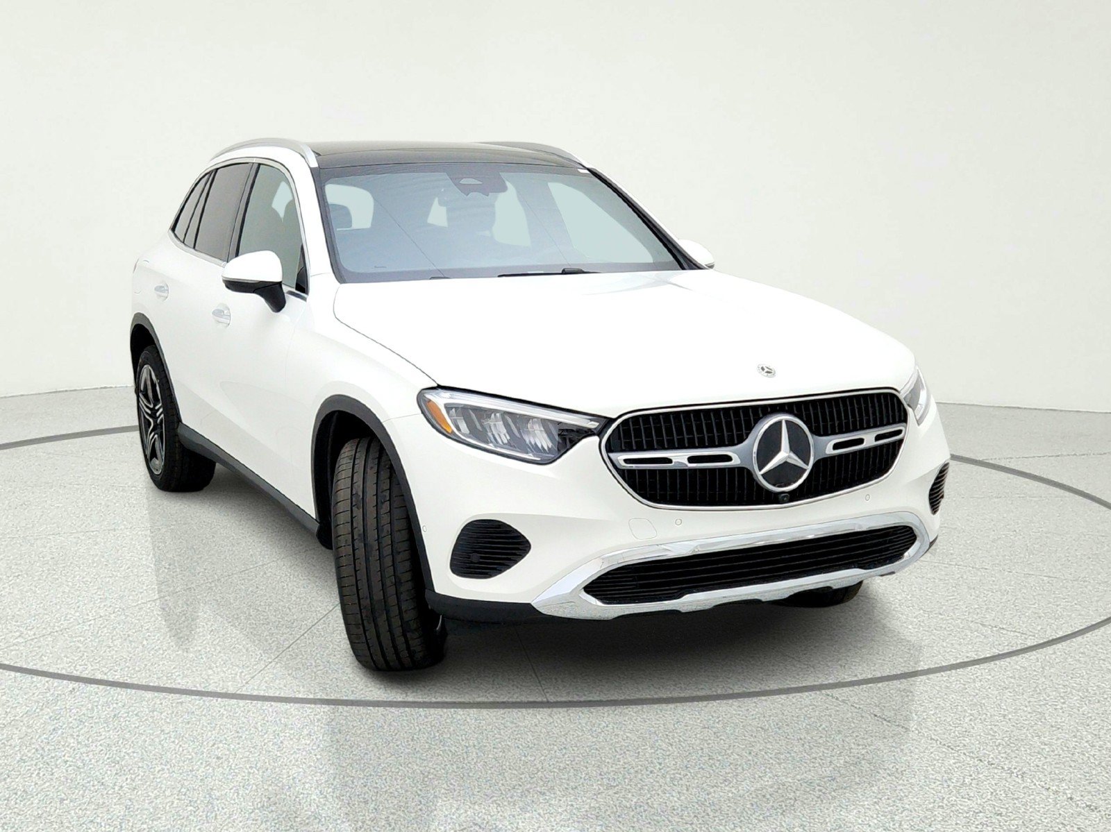 Used 2026 Mercedes-Benz GLC 300 image 4