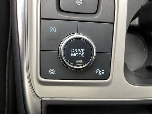 Used 2023 Ford Explorer XLT w/ Equipment Group 202A AWD/4WD image 19