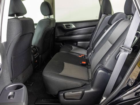 Used 2020 Nissan Pathfinder SV image 38