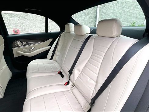 Used 2022 Mercedes-Benz E 350 4MATIC Sedan w/ Driver Assistance Package image 28