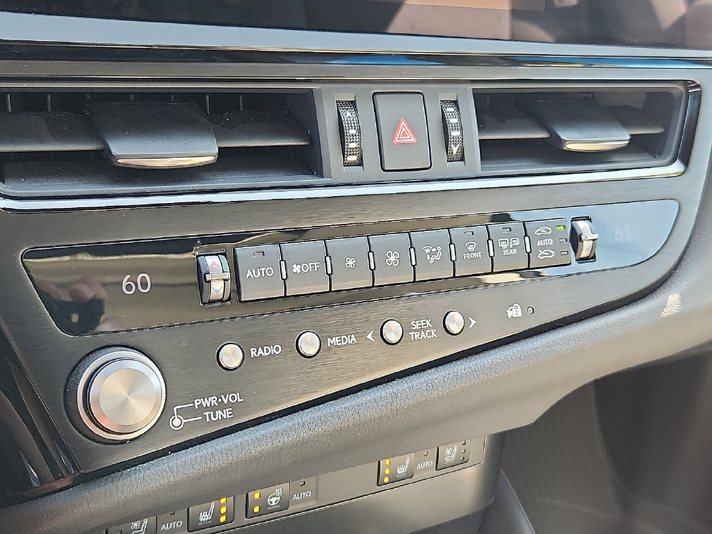Used 2024 Lexus ES 350 w/ Premium Package FWD image 7