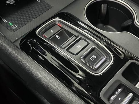 Used 2025 Honda Pilot Elite image 21