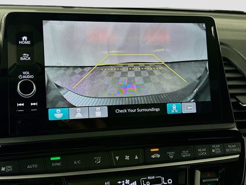 Used 2025 Honda Odyssey Elite image 11