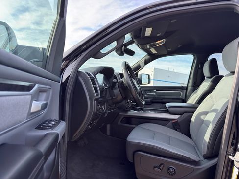 Used 2021 RAM 1500 Big Horn image 12