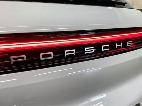 Used 2025 Porsche Cayenne image 11