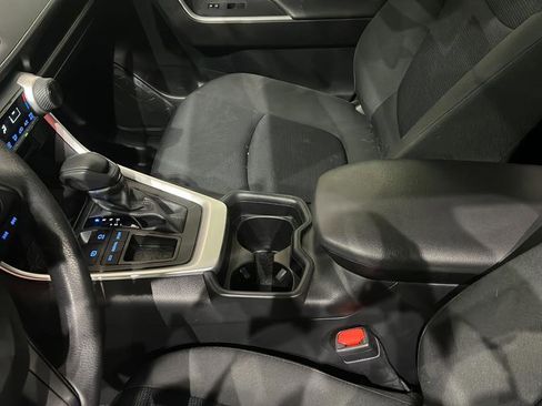 Used 2019 Toyota RAV4 LE image 26