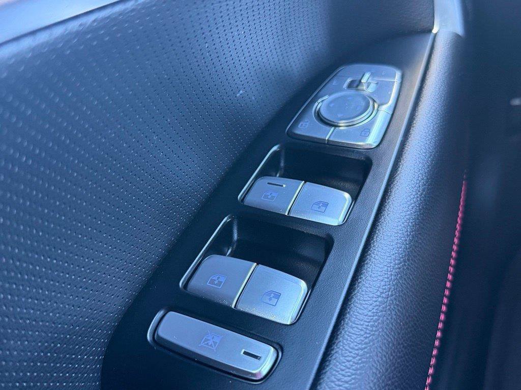Used 2024 Genesis G70 2.5T w/ Sport Prestige Package AWD/4WD image 17