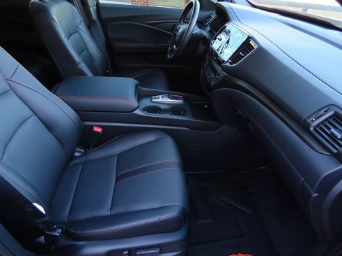 Used 2025 Honda Ridgeline TrailSport image 11