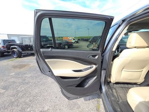 Used 2020 Buick Envision Essence w/ Experience Buick Package FWD image 33