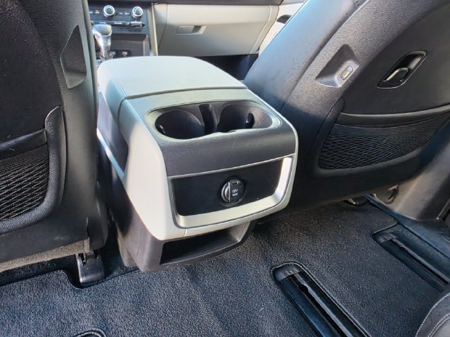 Used 2022 Kia Carnival LX FWD image 24