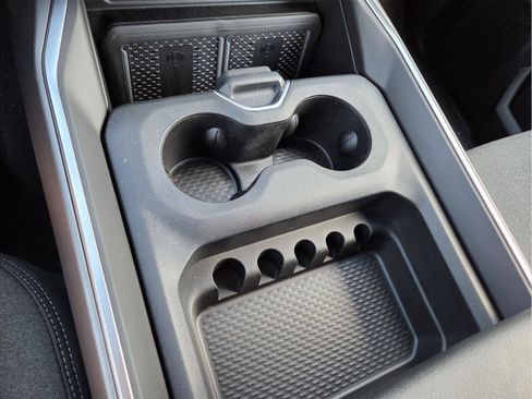 New 2026 RAM 2500 Big Horn AWD/4WD image 9