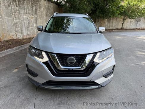 Used 2018 Nissan Rogue SV FWD image 2