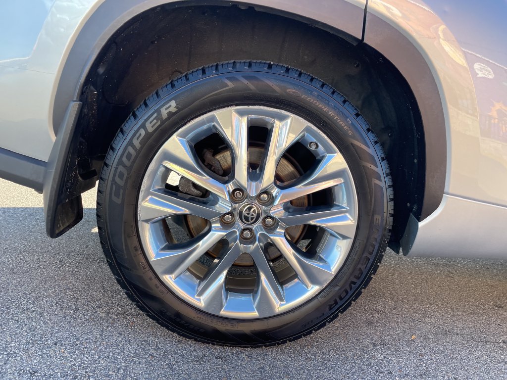 Used 2020 Toyota Highlander Limited AWD/4WD image 12