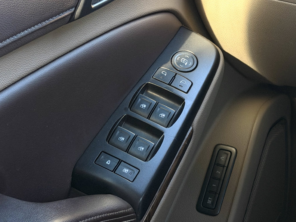 Used 2016 Chevrolet Suburban LT RWD image 20