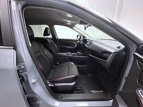 Certified 2025 Nissan Rogue SV AWD/4WD image 15