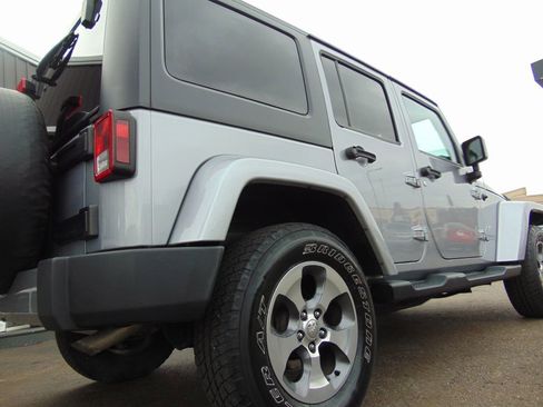 Used 2016 Jeep Wrangler Unlimited Sahara w/ Connectivity Group image 13