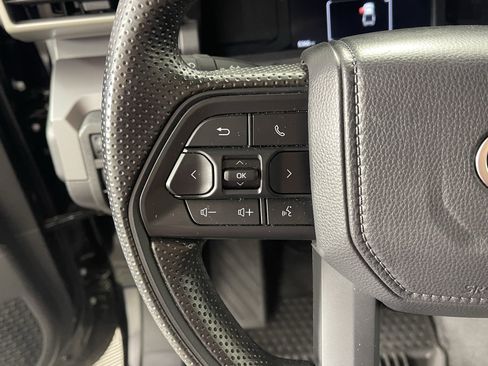 Used 2025 Toyota Tacoma SR5 AWD/4WD image 19