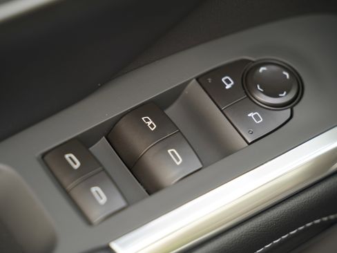 New 2026 Chevrolet Traverse LT w/ Midnight/Sport Edition FWD image 16