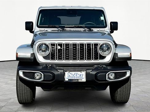 Used 2024 Jeep Wrangler Sahara image 3