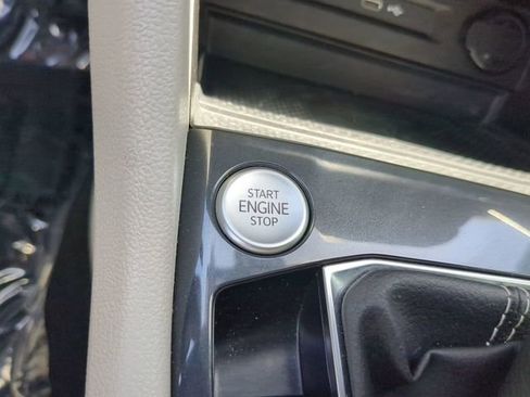 Certified 2023 Volkswagen Tiguan SE R-Line image 30