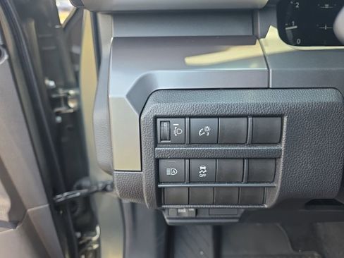Used 2025 Toyota Tacoma TRD Off-Road AWD/4WD image 16