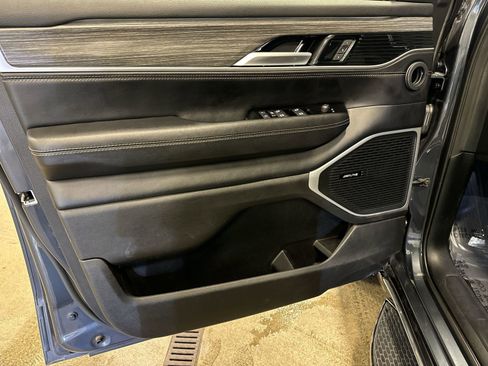 Used 2024 Jeep Wagoneer Series II image 18