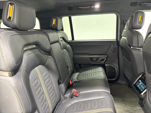 Used 2024 Rivian R1S Adventure AWD/4WD image 23