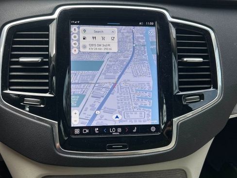 Used 2023 Volvo XC90 B5 Plus image 7