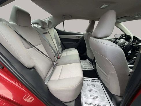 Used 2015 Toyota Corolla LE image 17