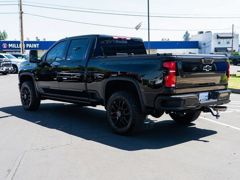 Used 2025 Chevrolet Silverado 2500 High Country w/ Midnight Edition AWD/4WD image 3