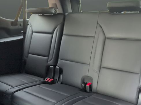 Used 2025 GMC Yukon XL Denali AWD/4WD image 24
