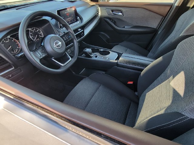 Used 2023 Nissan Rogue SV FWD image 3