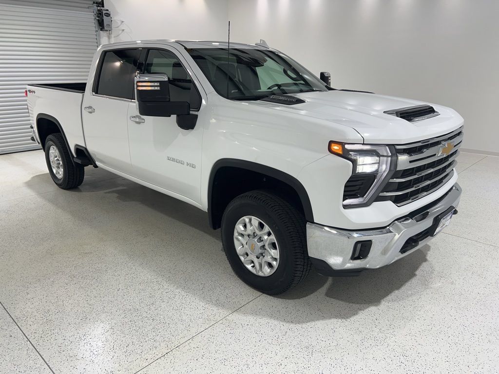 Used 2024 Chevrolet Silverado 2500 LTZ AWD/4WD image 7