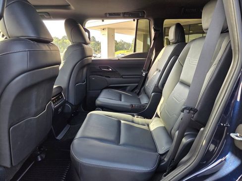 Used 2025 Lexus GX 550 w/ Accessory Package (31) AWD/4WD image 12
