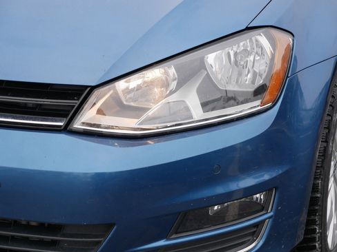 Used 2015 Volkswagen Golf SE image 16