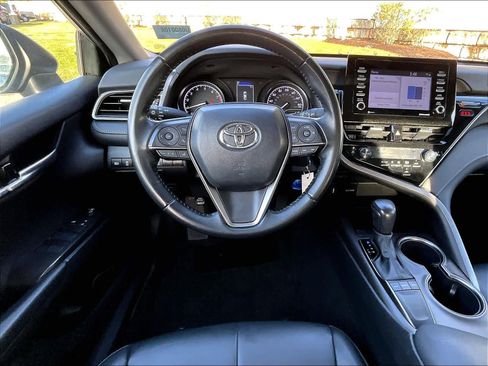 Used 2024 Toyota Camry SE image 17