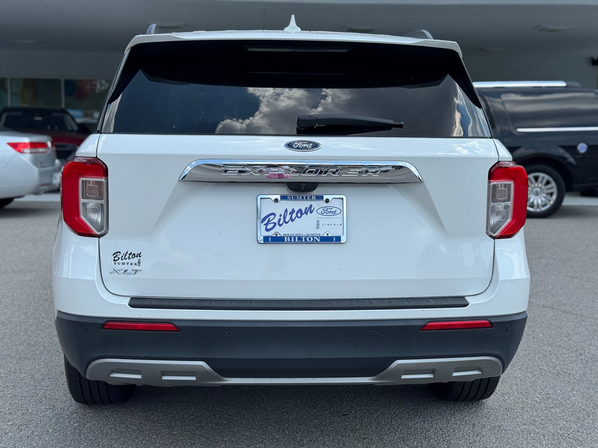 Used 2023 Ford Explorer XLT w/ Equipment Group 202A RWD image 28