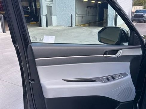 Certified 2024 Hyundai Palisade SEL image 38