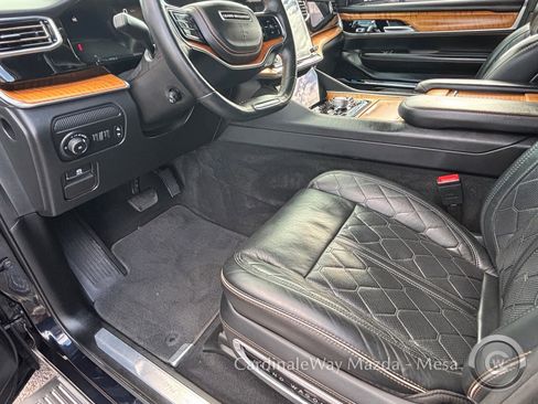 Used 2022 Jeep Grand Wagoneer Series III image 20