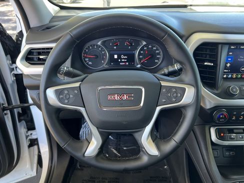Used 2023 GMC Acadia SLT image 19