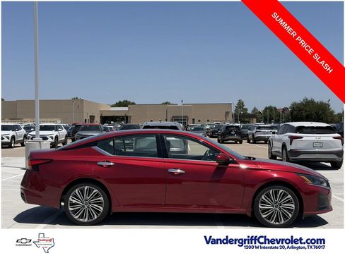 Used 2023 Nissan Altima 2.5 SL FWD image 3