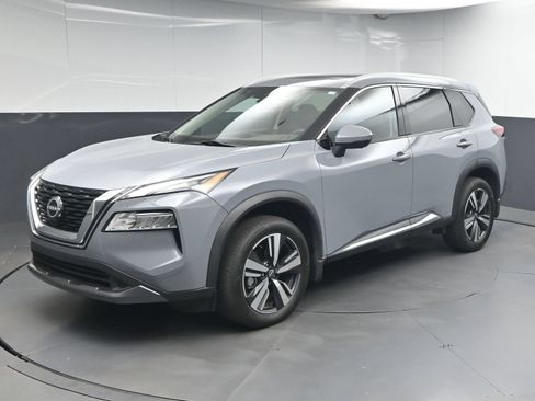 Certified 2023 Nissan Rogue SL FWD image 3