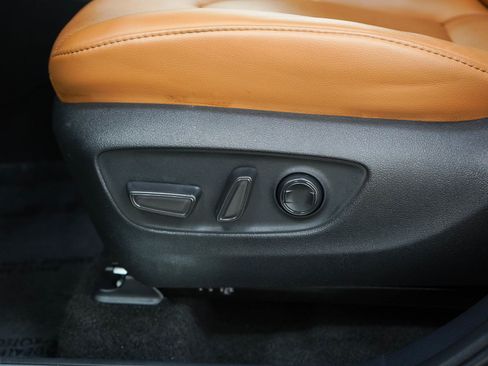 Used 2024 Toyota Highlander Platinum AWD/4WD image 29