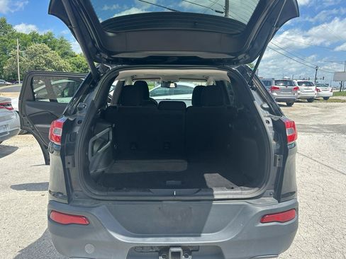 Used 2014 Jeep Cherokee Latitude w/ Comfort/Convenience Group FWD image 16